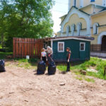 Уборка прихрамовой территории церкви Святителя Николая