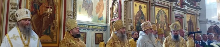 Епископ Иннокентий сослужил митрополиту Артемию в канун дня праведного отрока Артемия Веркольского